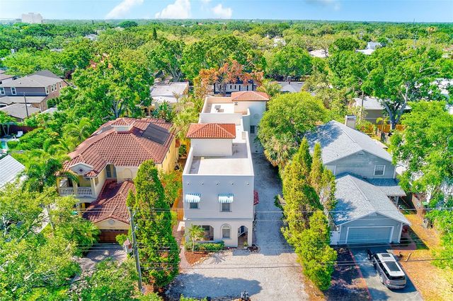 2936 W KNIGHTS AVENUE B, Tampa, FL 33611