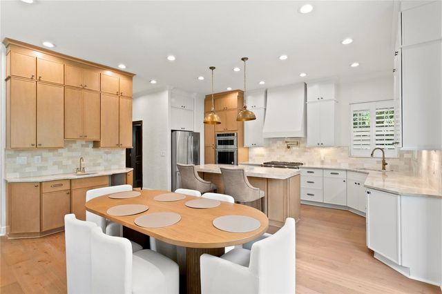 2936 W KNIGHTS AVENUE B, Tampa, FL 33611