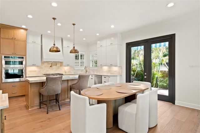 2936 W KNIGHTS AVENUE B, Tampa, FL 33611