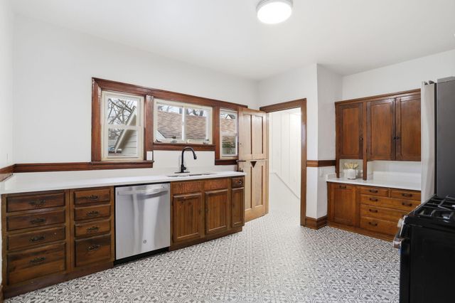 16 E Cleveland Avenue, Muskegon Heights City, MI 49444