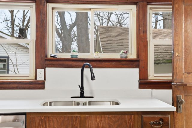 16 E Cleveland Avenue, Muskegon Heights City, MI 49444