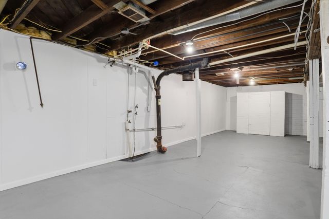 16 E Cleveland Avenue, Muskegon Heights City, MI 49444