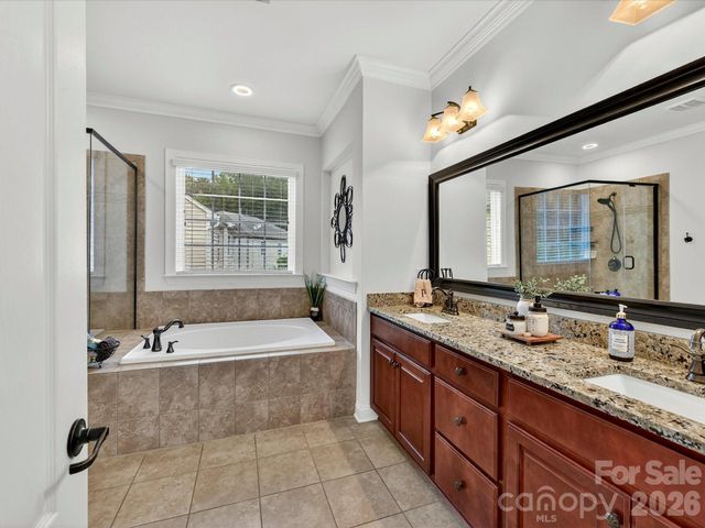 5021 Helena Park Lane, Matthews, NC 28105