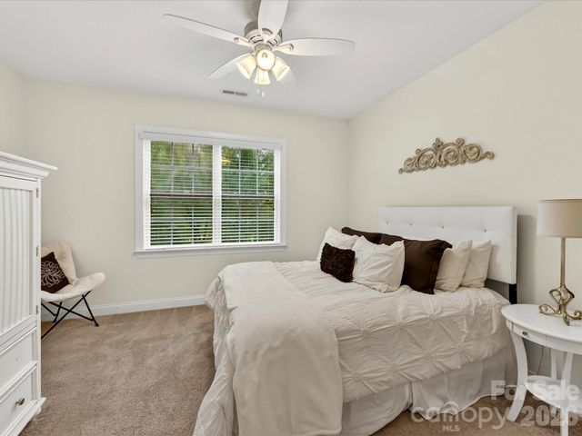 5021 Helena Park Lane, Matthews, NC 28105