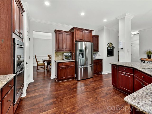5021 Helena Park Lane, Matthews, NC 28105
