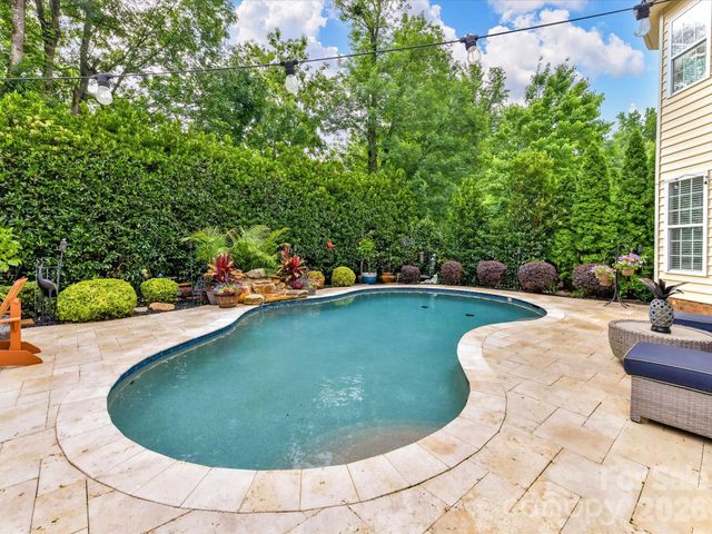 5021 Helena Park Lane, Matthews, NC 28105
