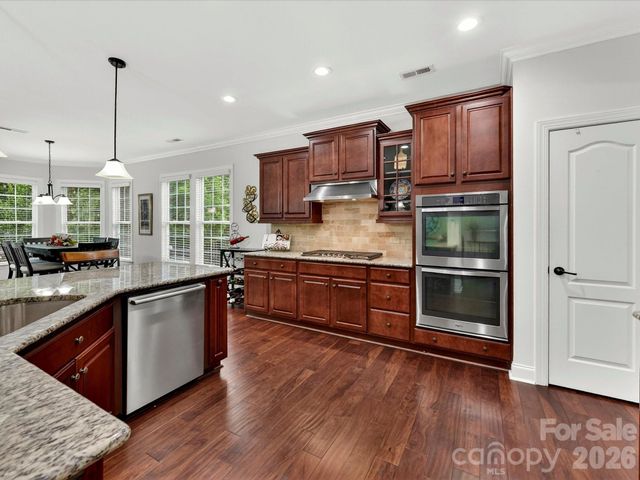 5021 Helena Park Lane, Matthews, NC 28105