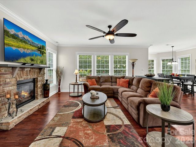 5021 Helena Park Lane, Matthews, NC 28105