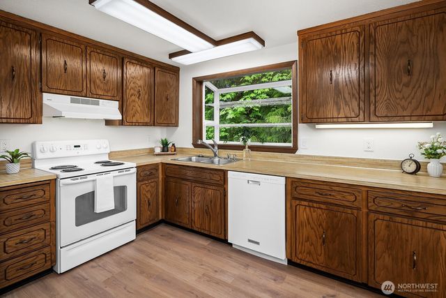 17813 147th Place NE, Woodinville, WA 98072
