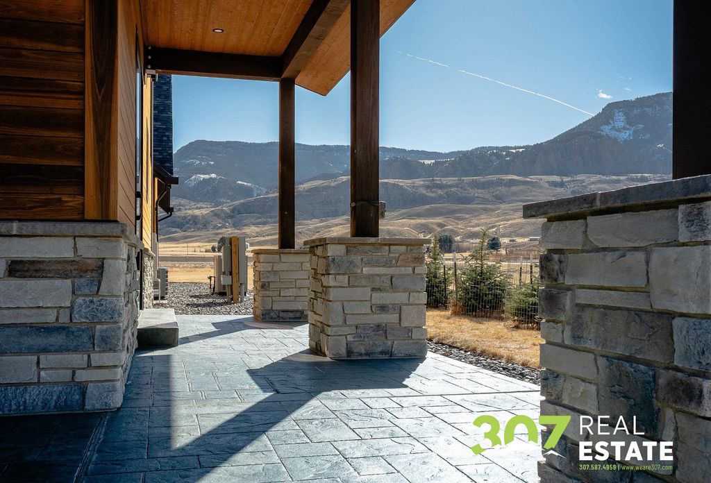 66 Stillwater Dr, Cody, WY 82414 photo 6