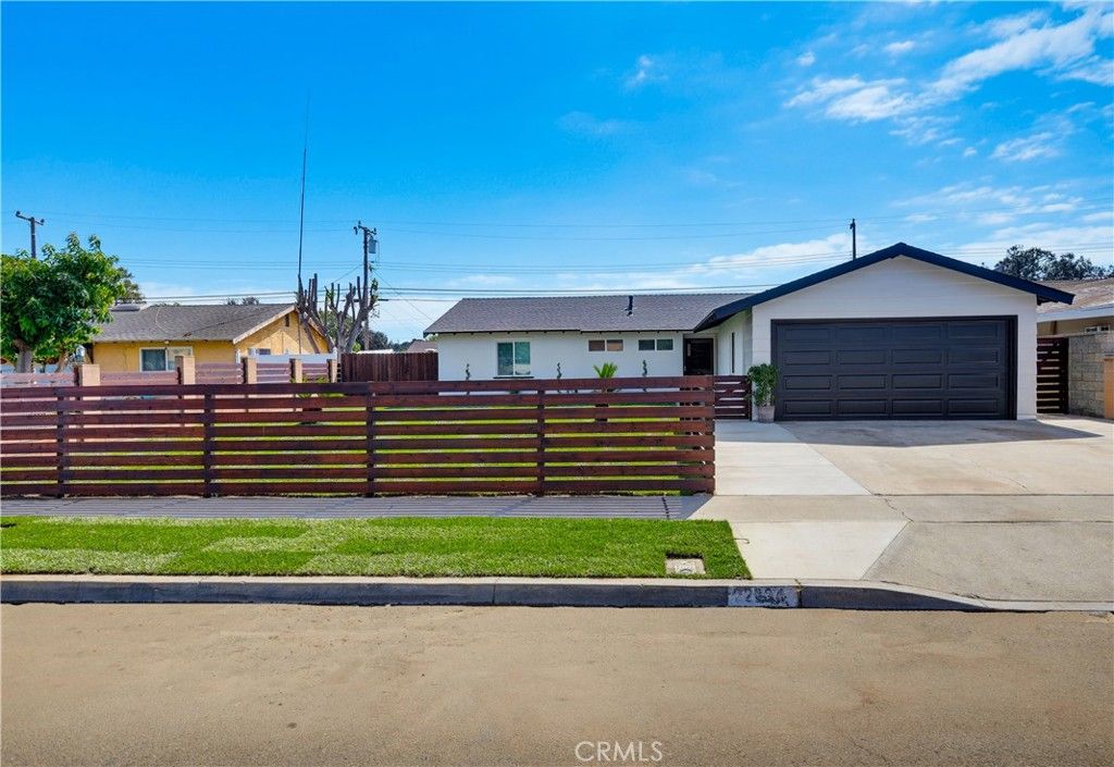 2924 W Mcfadden, Santa Ana, CA 92704 — exterior