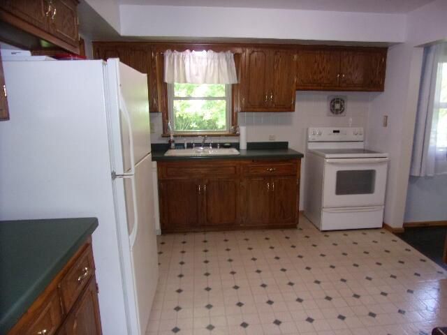 W148N8273 Albert PLACE, Menomonee Falls, WI 53051
