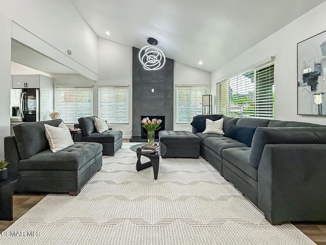205 Cedar Heights Drive, Thousand Oaks, CA 91360