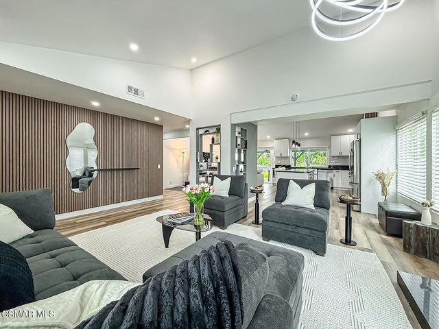 205 Cedar Heights Drive, Thousand Oaks, CA 91360