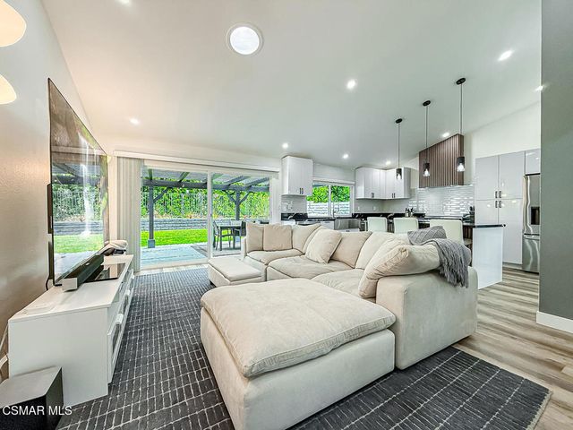 205 Cedar Heights Drive, Thousand Oaks, CA 91360