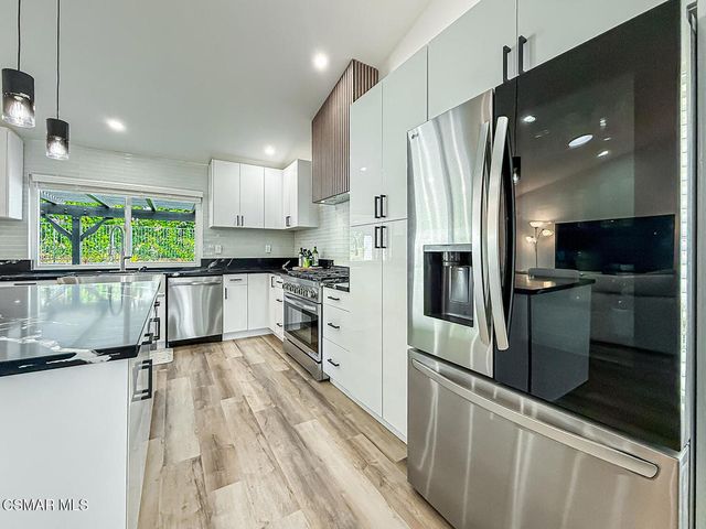 205 Cedar Heights Drive, Thousand Oaks, CA 91360
