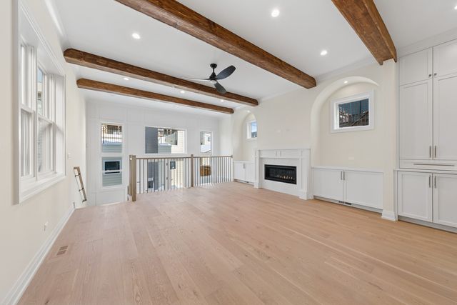 4616 N Claremont Avenue, Chicago, IL 60625