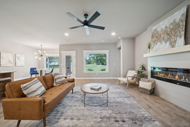 209 W Broadway Street, Owasso, OK 74055