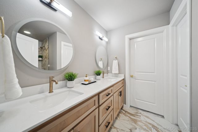 209 W Broadway Street, Owasso, OK 74055