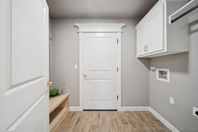 209 W Broadway Street, Owasso, OK 74055