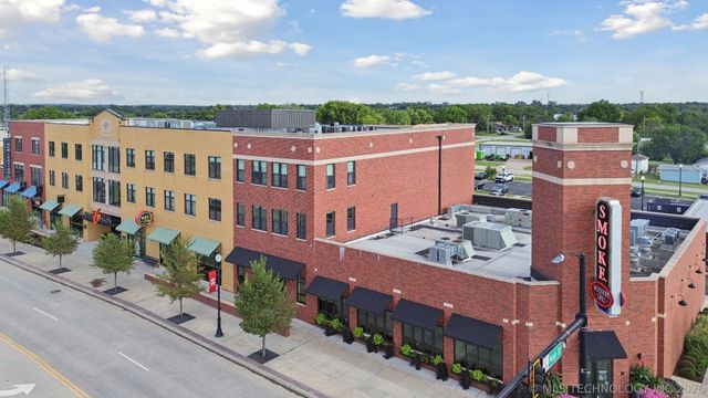 209 W Broadway Street, Owasso, OK 74055