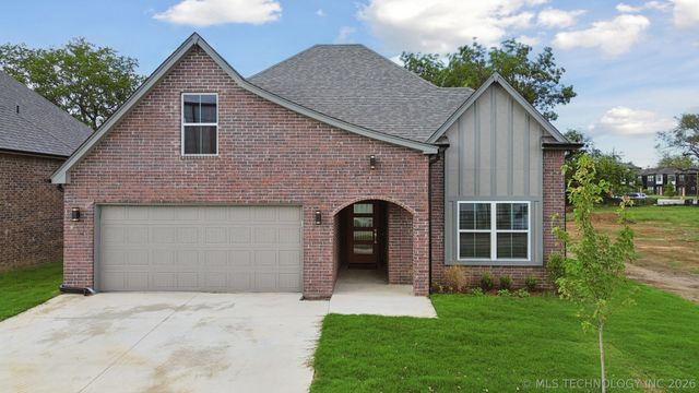 209 W Broadway Street, Owasso, OK 74055