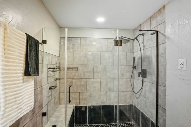 3824 Desert Ridge Drive, Fort Worth, TX 76116