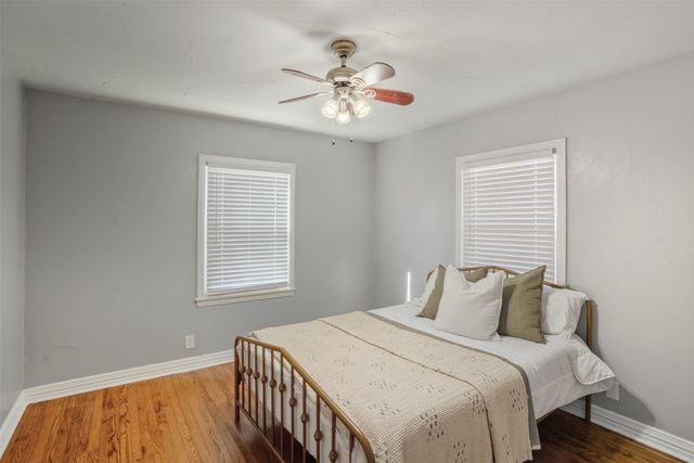 3824 Desert Ridge Drive, Fort Worth, TX 76116