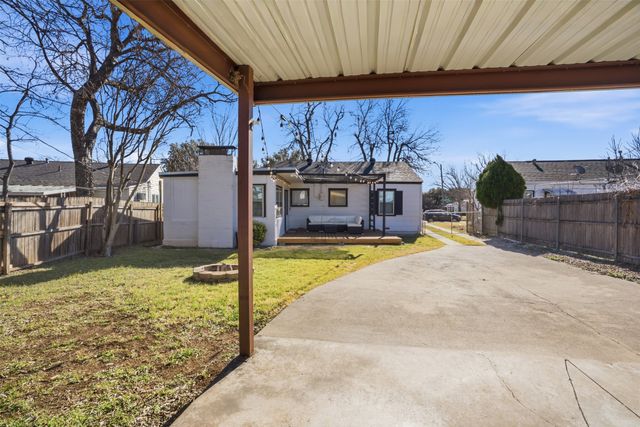 3824 Desert Ridge Drive, Fort Worth, TX 76116