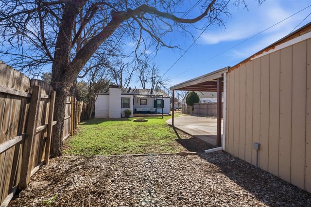 3824 Desert Ridge Drive, Fort Worth, TX 76116