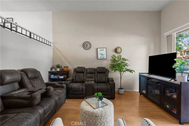 19545 Sherman Way 74, Reseda, CA 91335