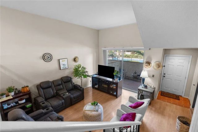 19545 Sherman Way 74, Reseda, CA 91335