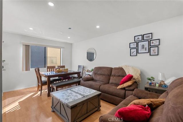 19545 Sherman Way 74, Reseda, CA 91335