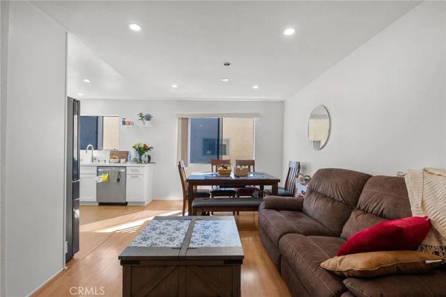 19545 Sherman Way 74, Reseda, CA 91335