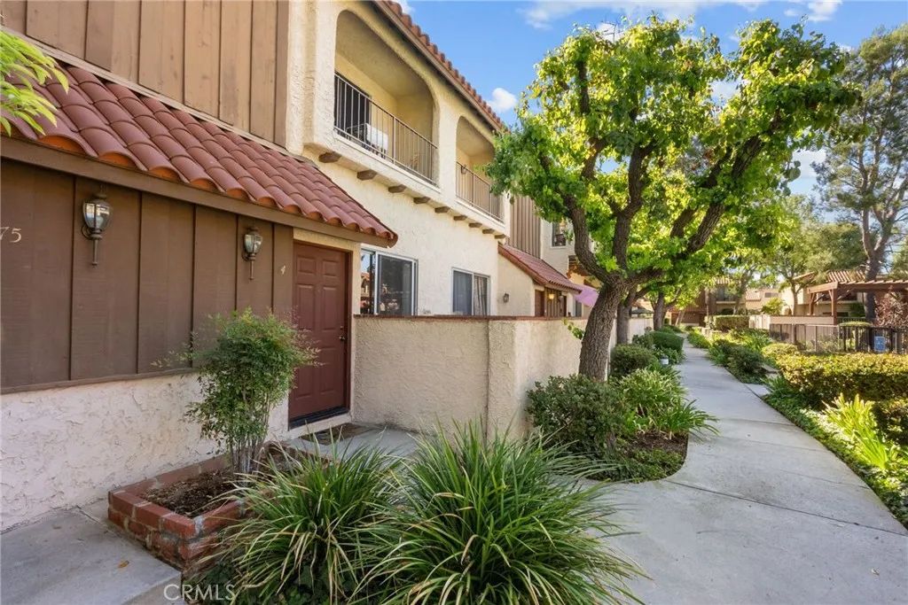 19545 Sherman Way 74, Reseda, CA 91335