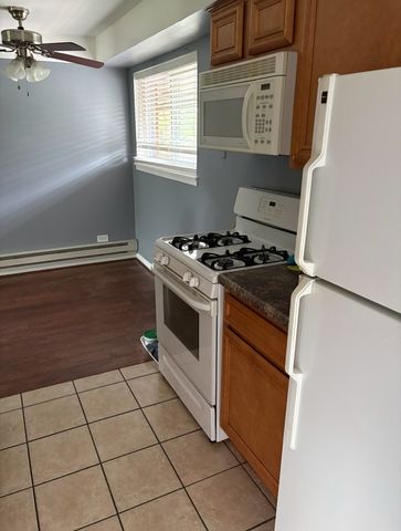 1840 W Hatherleigh Court 2D, Mount Prospect, IL 60056