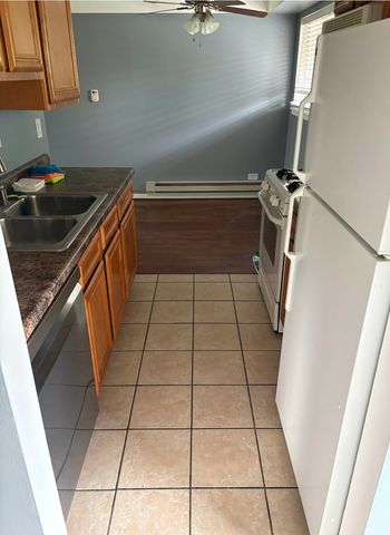 1840 W Hatherleigh Court 2D, Mount Prospect, IL 60056