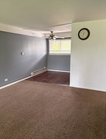 1840 W Hatherleigh Court 2D, Mount Prospect, IL 60056