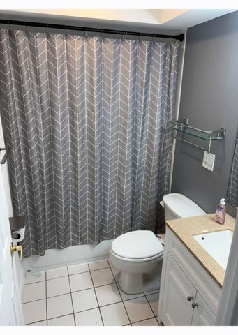 1840 W Hatherleigh Court 2D, Mount Prospect, IL 60056