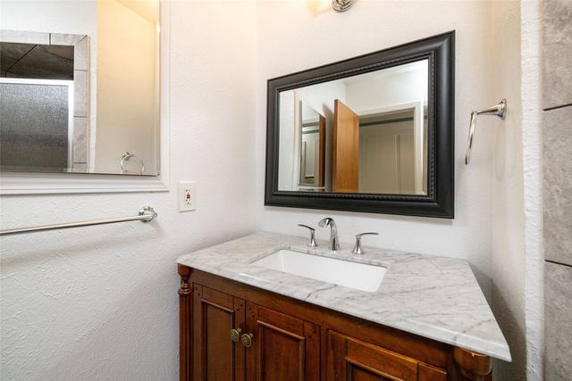 5621 AMMONS Street, Haltom City, TX 76117