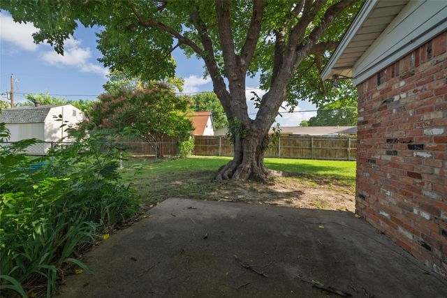5621 AMMONS Street, Haltom City, TX 76117