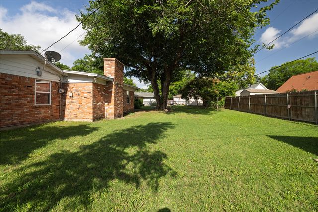 5621 AMMONS Street, Haltom City, TX 76117