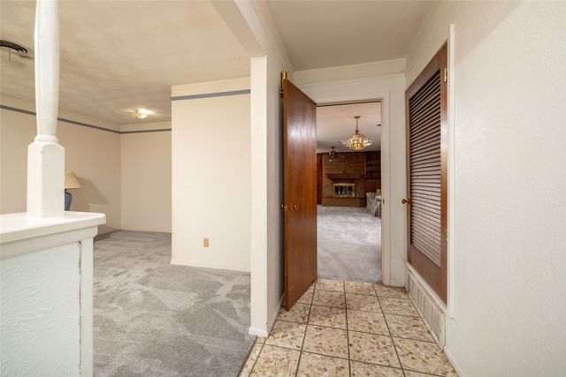 5621 AMMONS Street, Haltom City, TX 76117