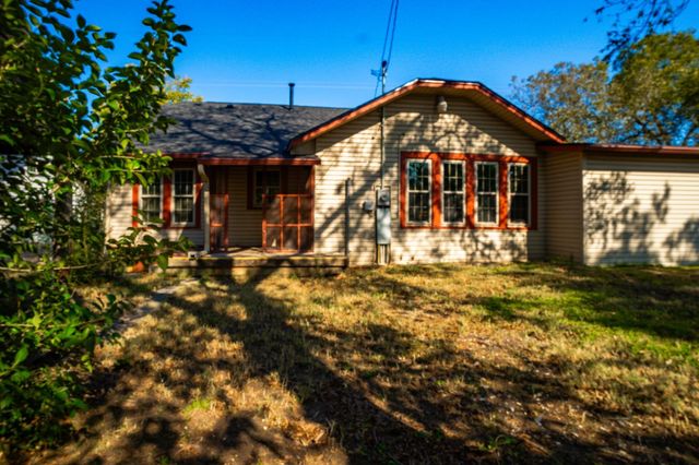 820 E Palestine, Mexia, TX 76667