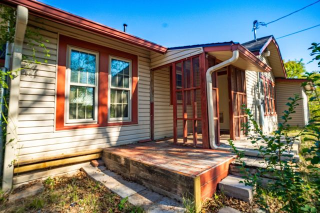 820 E Palestine, Mexia, TX 76667