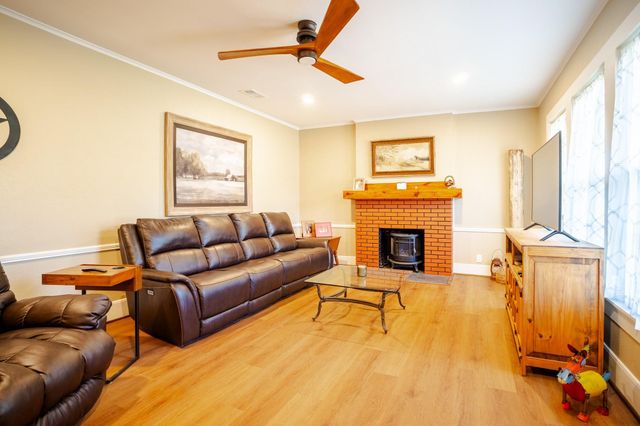 820 E Palestine, Mexia, TX 76667