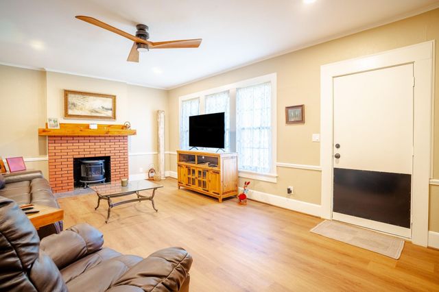 820 E Palestine, Mexia, TX 76667