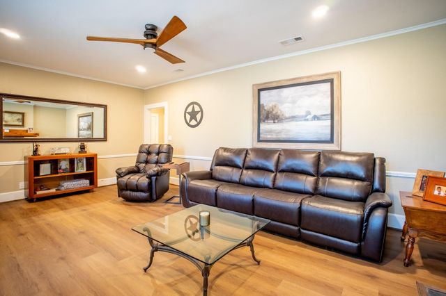 820 E Palestine, Mexia, TX 76667