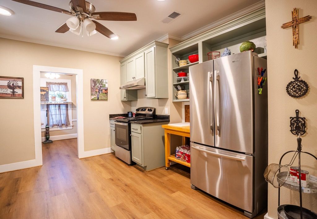 820 E Palestine, Mexia, TX 76667