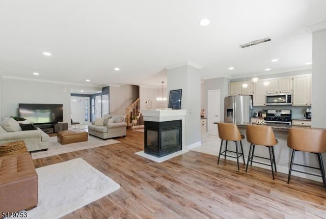 16 Timothy Ct, Morris Twp., NJ 07960